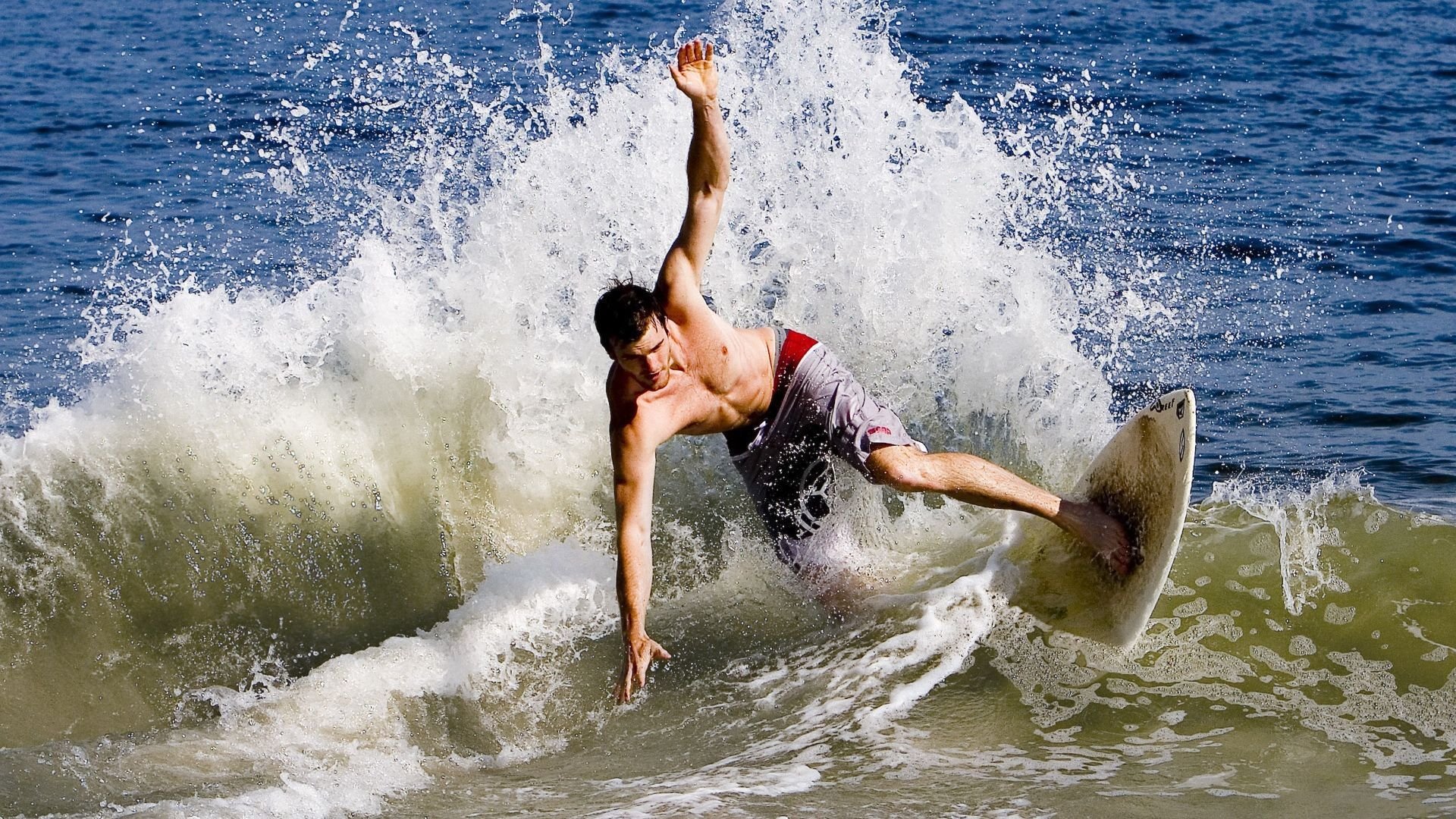 森林狼内线球员赛前进行高强度力量训练,森林狼赢